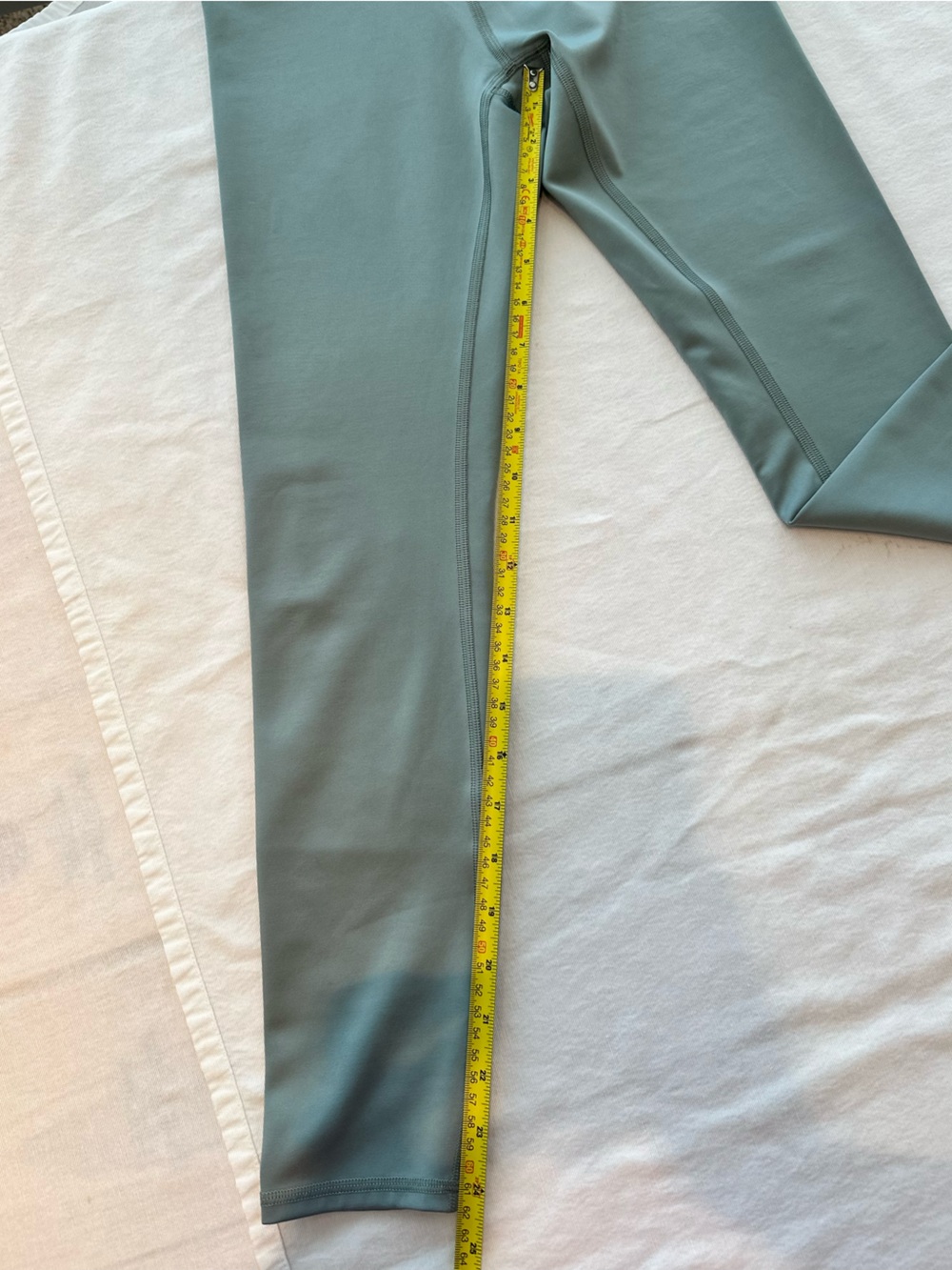 ALO Yoga High-Rise Leggings in Sage - Picture 7 of 12